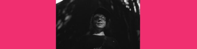 Oprowadzanie po wystawie „Choć tam, gdzie w muszli spoczywa sen” z Emilią Konwerską